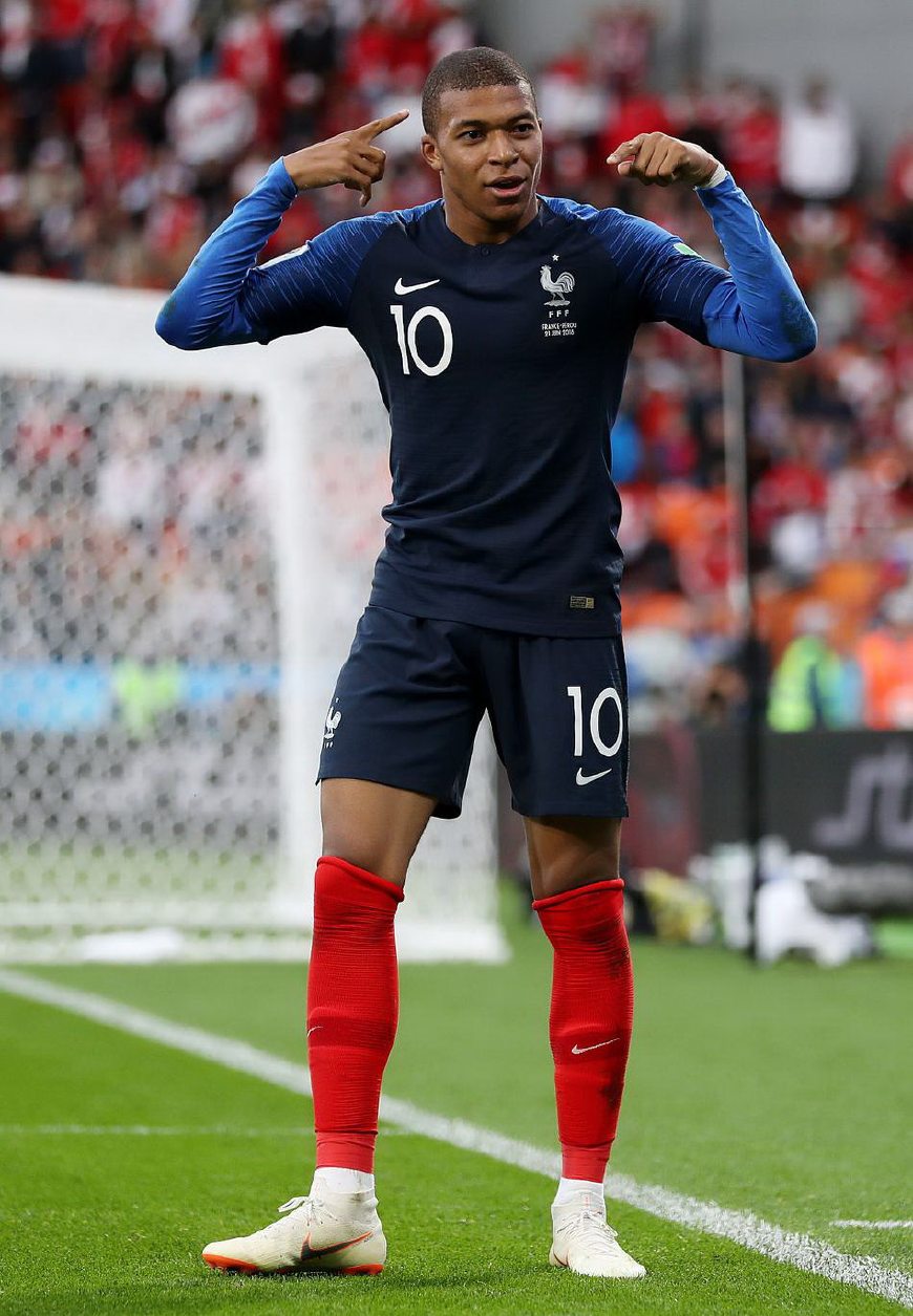 名记：切尔西尚未正式报价西蒙斯，但对达成交易持乐观态度（权威记者：切尔西暂未向西蒙斯提交正式报价，但仍看好交易达成）