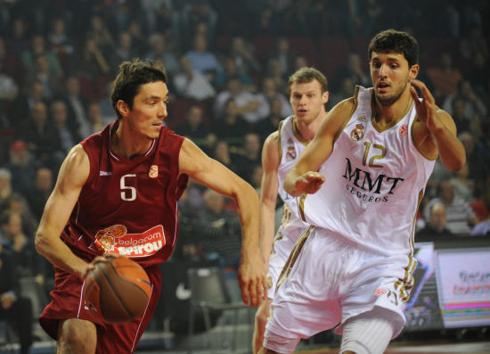 袁心玥回重庆休养！伤病太严重，能否继续为中国女排效力？（袁心玥回渝休整：伤情不容乐观，能否继续为中国女排出战？）