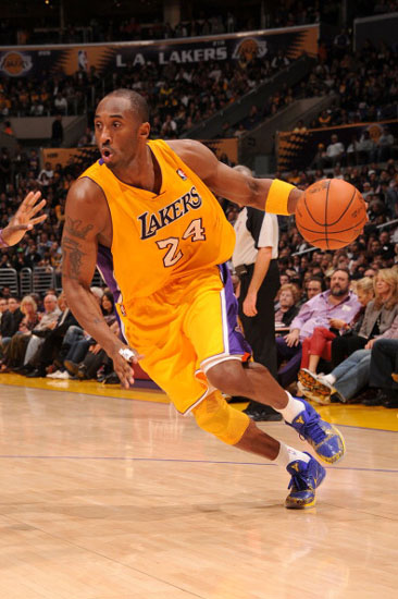 武体教授谈三镇输海牛：线上线下骂声一片，还不如上全替补（武体教授评三镇不敌海牛：线上线下骂声四起，倒不如派全替补）