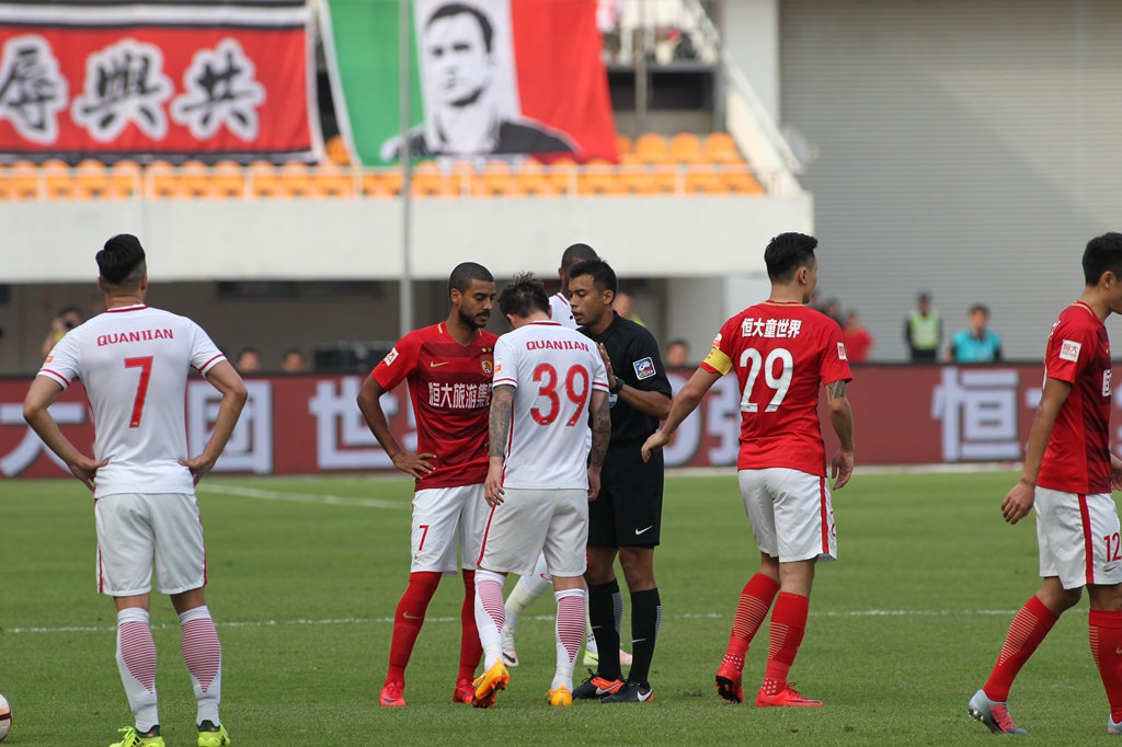 冲突升级！WBC或取消克劳福德胜利，三级无可争议拳王荣誉面临危机（争议加剧！WBC或撤销克劳福德胜绩，三量级无可争议王座告急）