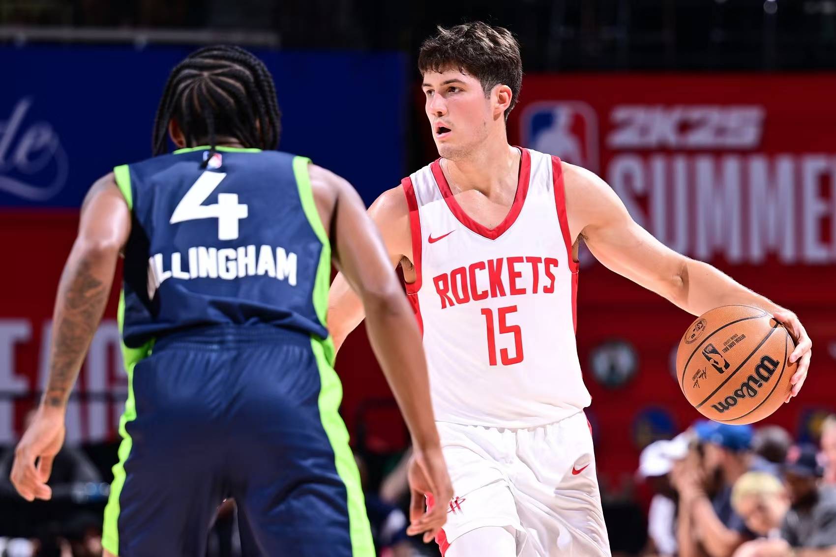 记者：申花队昨天傍晚抵达天津，出征的队伍中没有门将薛庆浩（记者：申花昨傍晚抵达天津，出征名单未见门将薛庆浩）